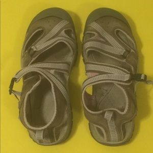 Keen  Athletic sandals tan & pink size 10